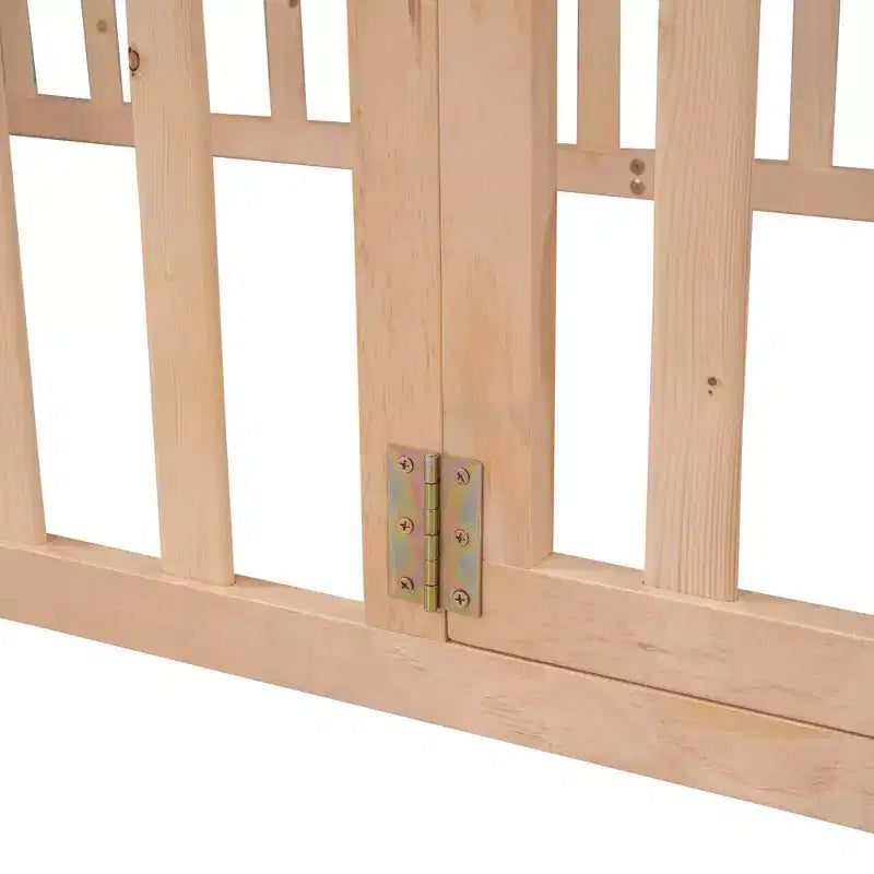 Cadre de lit simple en bois avec clôture et porte blanc