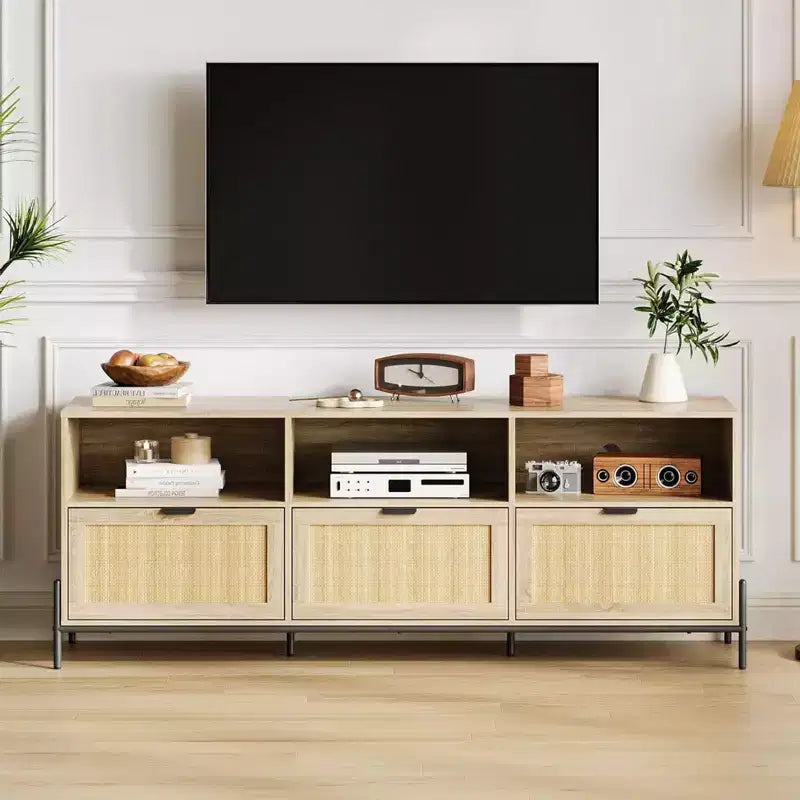 Meuble TV en rotin pour téléviseurs jusqu'à 75 pouces, meuble de divertissement moderne du milieu du siècle avec étagère ouverte et 3 tiroirs pour le salon