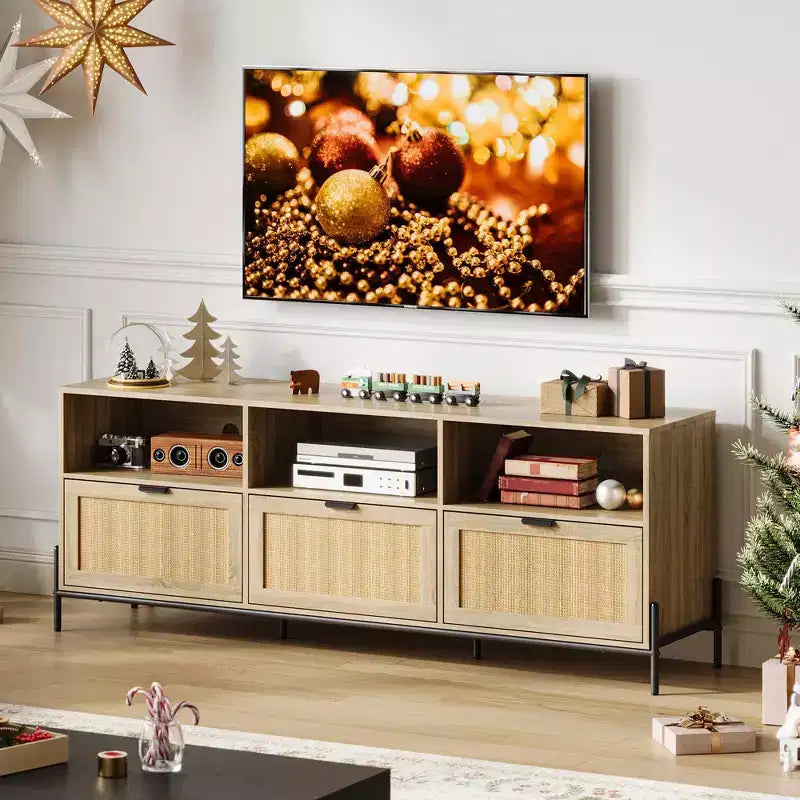 Meuble TV en rotin pour téléviseurs jusqu'à 75 pouces, meuble de divertissement moderne du milieu du siècle avec étagère ouverte et 3 tiroirs pour le salon