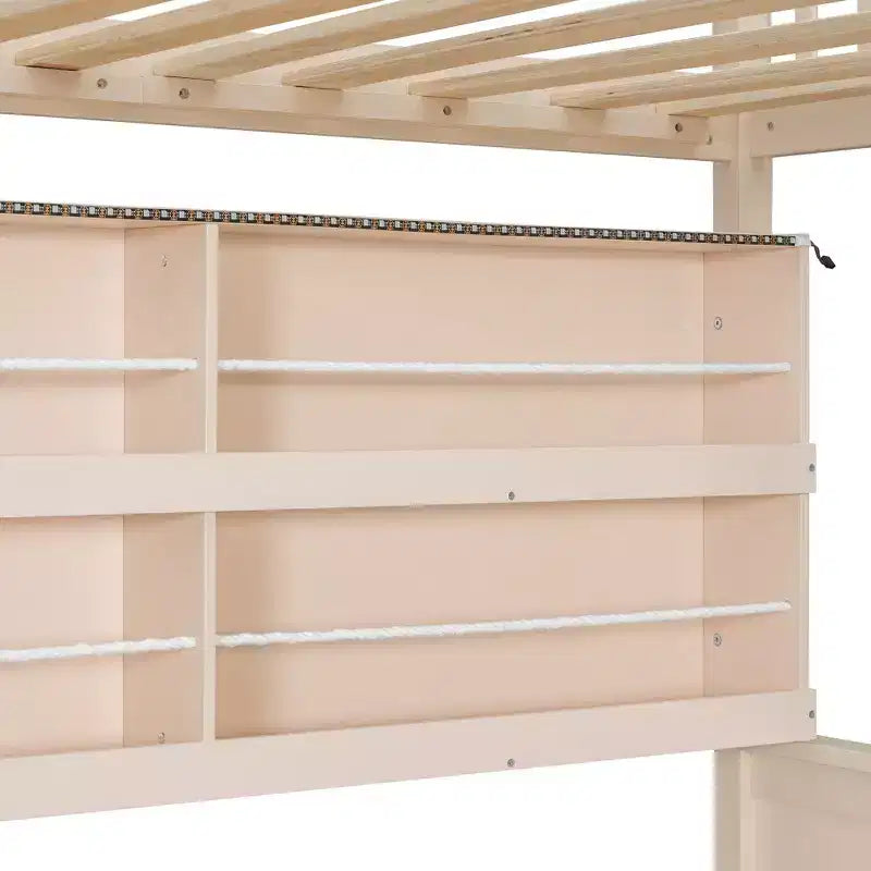 Lit superposé simple XL au-dessus de grand avec étagères éclairées intégrées et panneau perforé